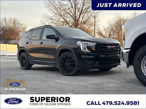 Used 2022 GMC Terrain SLE w/ Driver Convenience Package image 1