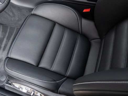 Certified 2026 Porsche Macan GTS AWD/4WD image 30