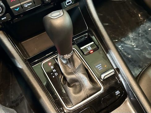 Used 2025 Jeep Compass Latitude image 16