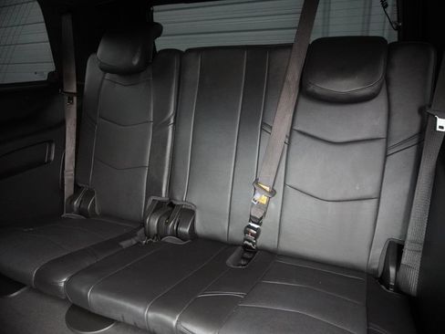 Used 2018 Cadillac Escalade Platinum AWD/4WD image 12