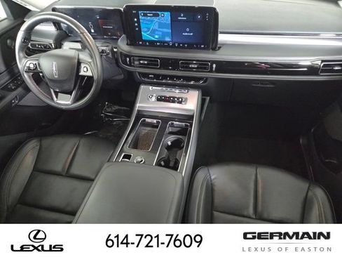 Used 2025 Lincoln Aviator AWD image 29