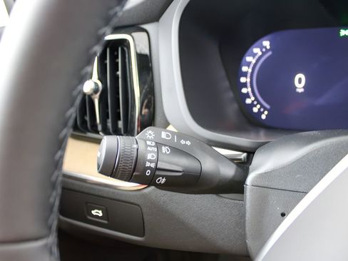 New 2026 Volvo XC60 B5 Plus w/ Protection Package Premier image 28