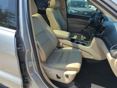 Used 2021 Jeep Grand Cherokee Limited w/ Luxury Group II RWD image 37