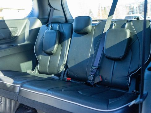 Used 2019 Chrysler Pacifica Limited w/ Advanced Safetytec Group image 32