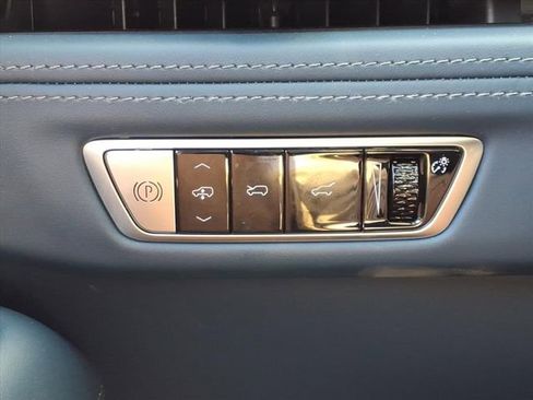 Certified 2025 Cadillac Escalade IQ Luxury 2 w/ LPO, Premium Carpet Package AWD/4WD image 25