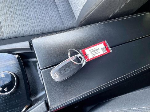 Certified 2023 Nissan Rogue SV image 30