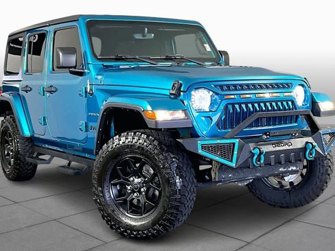 Used 2019 Jeep Wrangler Unlimited Sahara image 3