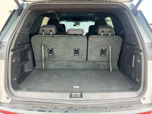Used 2026 Chevrolet Traverse LT w/ Driver Confidence Package FWD image 28