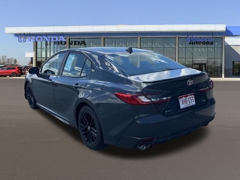 Used 2025 Toyota Camry SE FWD image 3