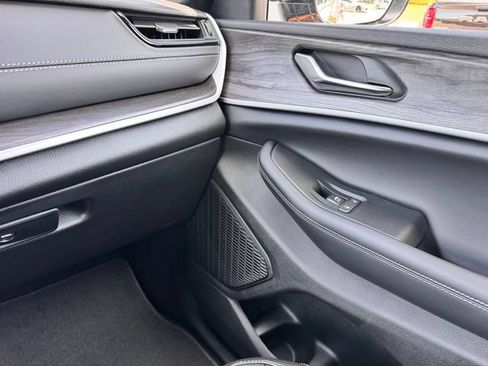 New 2026 Jeep Grand Cherokee Limited AWD/4WD image 25