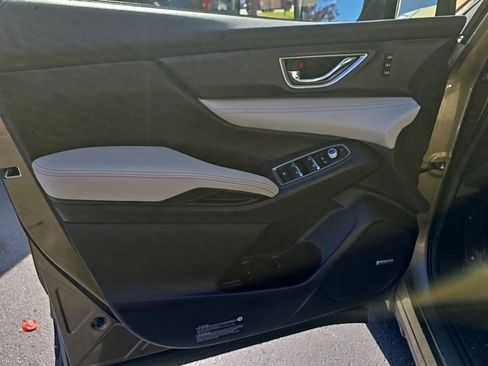 Used 2023 Subaru Ascent Limited w/ Technology Package image 17