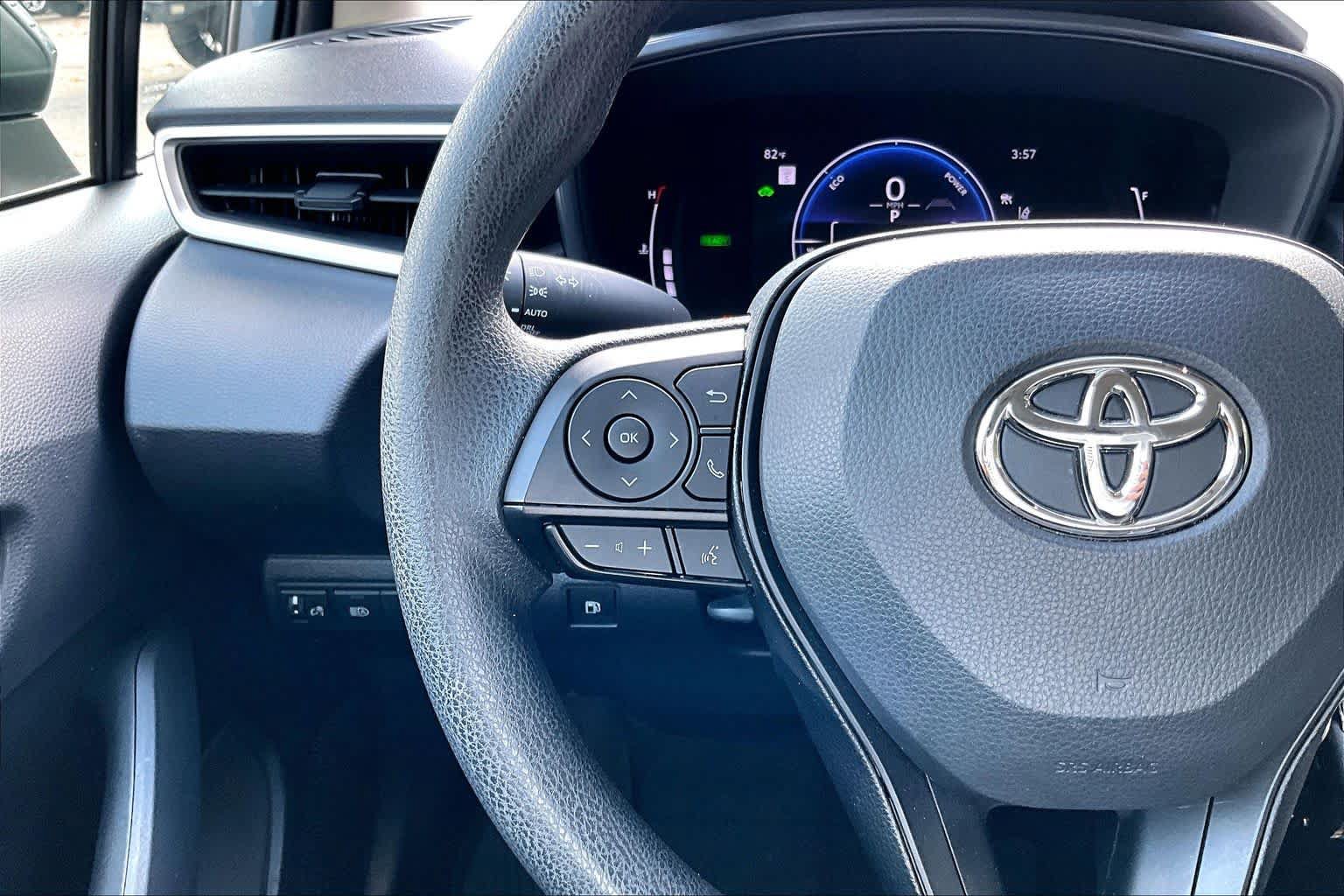 Used 2026 Toyota Corolla LE FWD image 24
