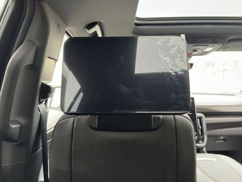 Used 2025 GMC Yukon AT4 w/ AT4 Premium Plus Package image 25