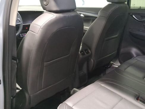 Used 2023 Buick Envision Essence image 31