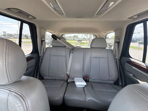 Used 2007 GMC Envoy Denali RWD image 4