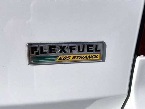 Used 2018 Dodge Grand Caravan SE w/ UConnect Hands-Free Group image 30