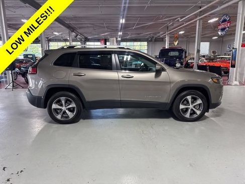 Used 2020 Jeep Cherokee Limited AWD/4WD image 6