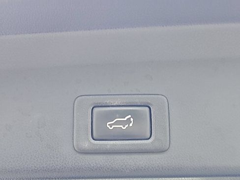 Used 2019 Subaru Ascent Limited AWD/4WD image 18