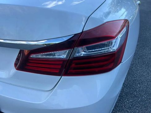 Used 2017 Honda Accord EX-L image 36