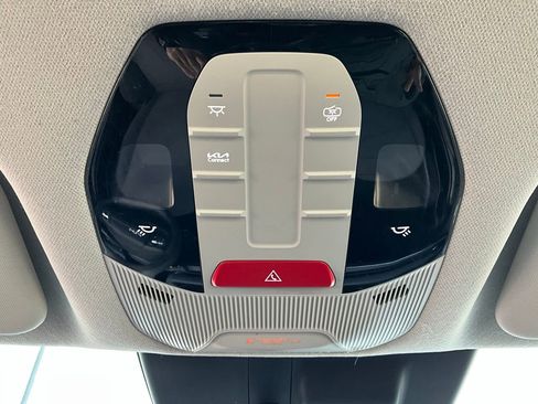 Used 2025 Kia K4 LXS image 16