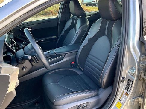 Used 2022 Toyota Avalon Touring image 21