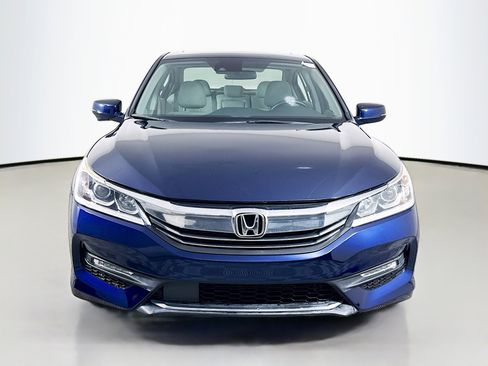 Used 2016 Honda Accord EX image 2