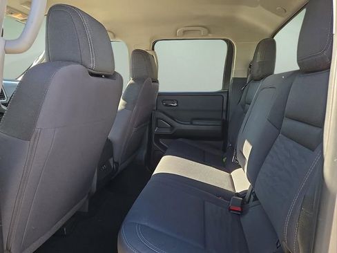 Used 2023 Nissan Frontier SV image 15