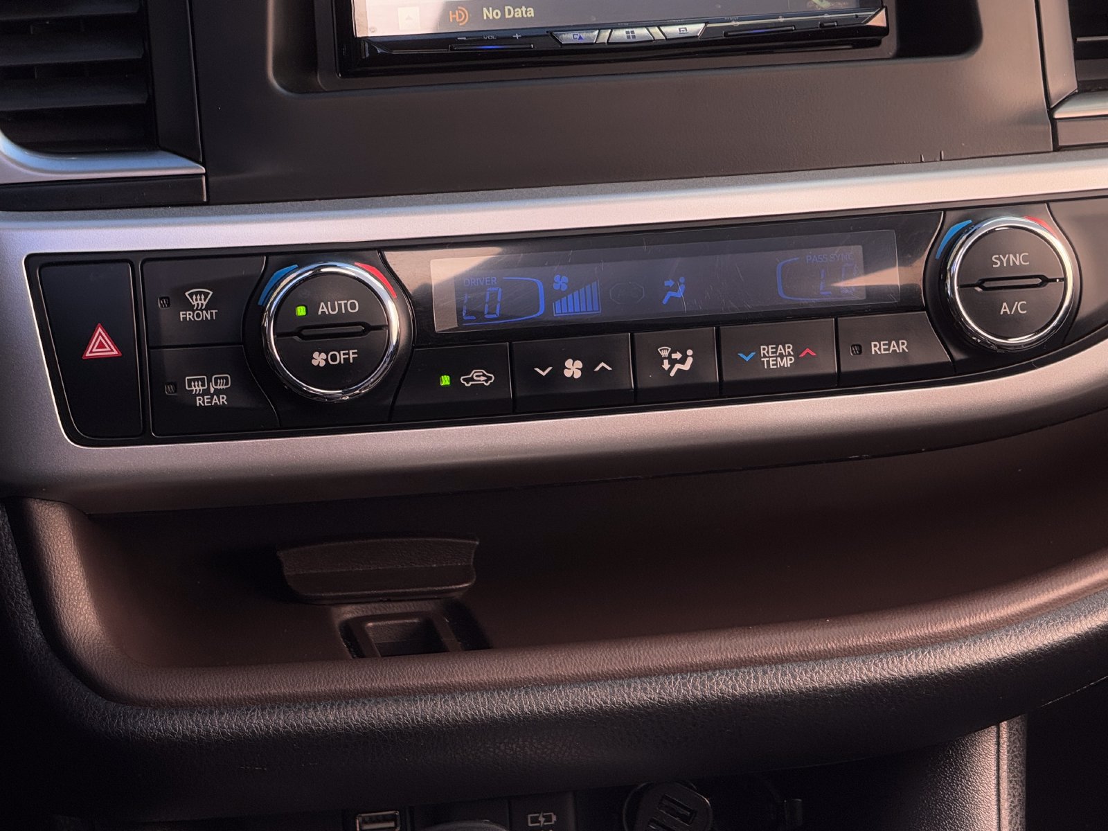 Used 2018 Toyota Highlander Limited AWD/4WD image 21