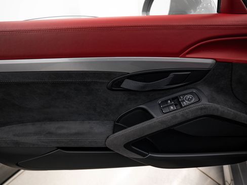 Certified 2016 Porsche Boxster Spyder RWD image 20