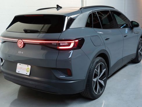 Used 2024 Volkswagen ID.4 Pro S image 2