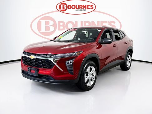 Used 2024 Chevrolet Trax LS FWD image 5