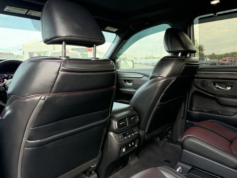 Used 2026 Honda Pilot Black Edition image 12