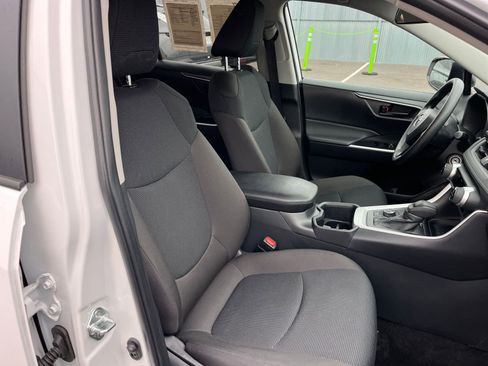 Used 2025 Toyota RAV4 LE image 35