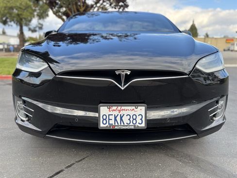 Used 2018 Tesla Model X 75D AWD/4WD image 3