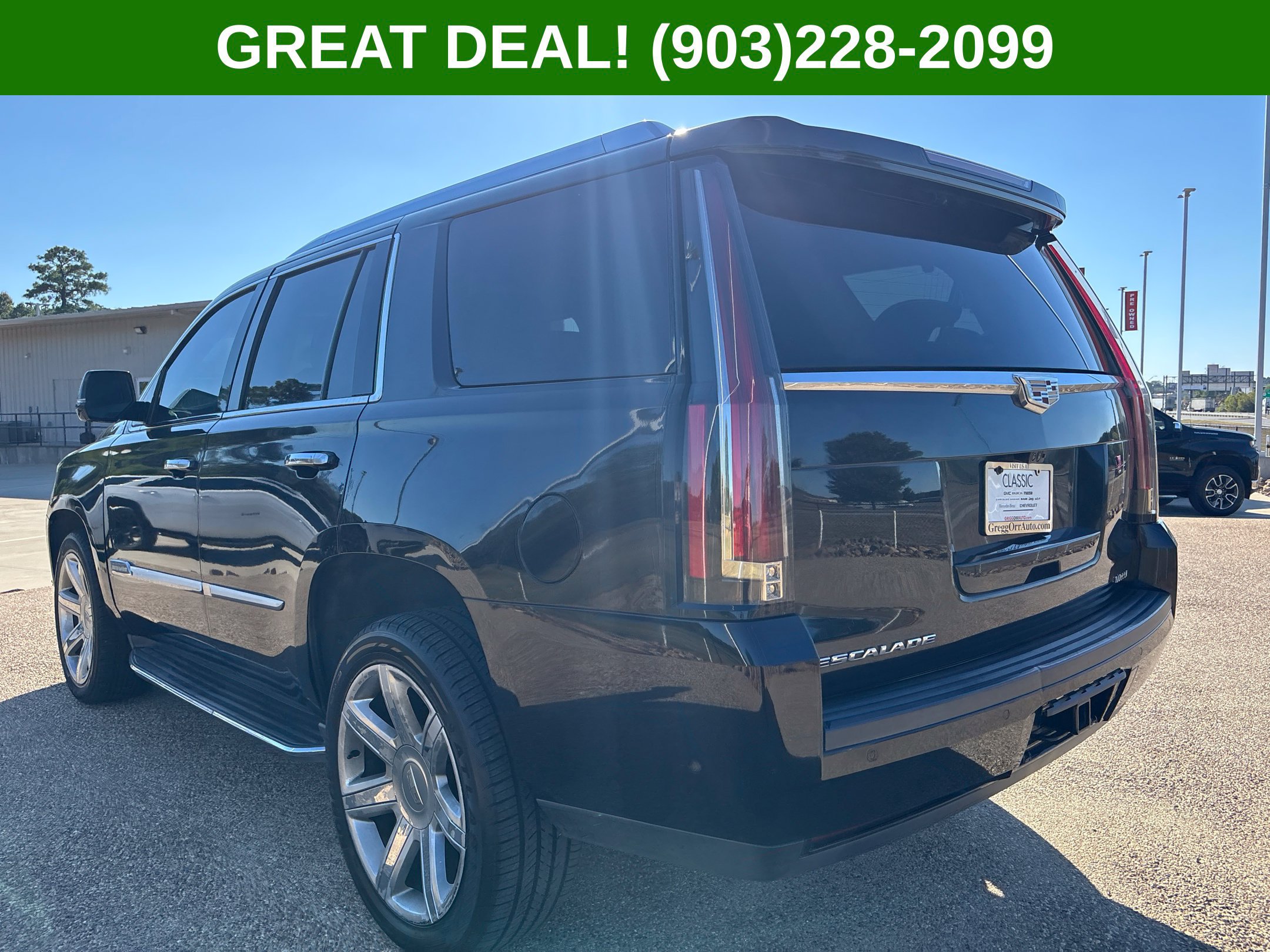 Used 2018 Cadillac Escalade Luxury AWD/4WD image 6