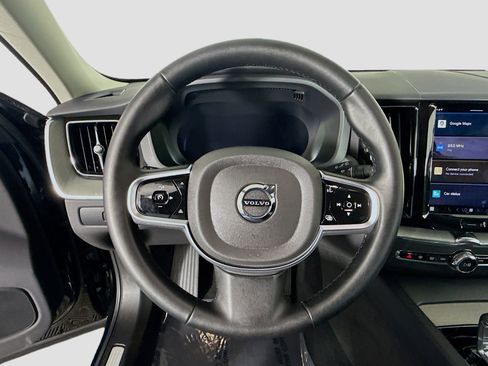 Used 2025 Volvo XC60 B5 Plus image 13