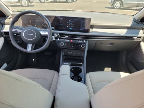 Used 2025 Hyundai Sonata SEL FWD image 16