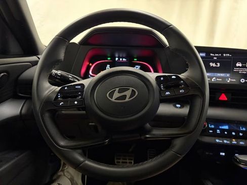 Used 2025 Hyundai Elantra Sport FWD image 39