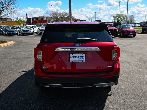 Used 2020 Ford Explorer XLT w/ Equipment Group 202A AWD/4WD image 6