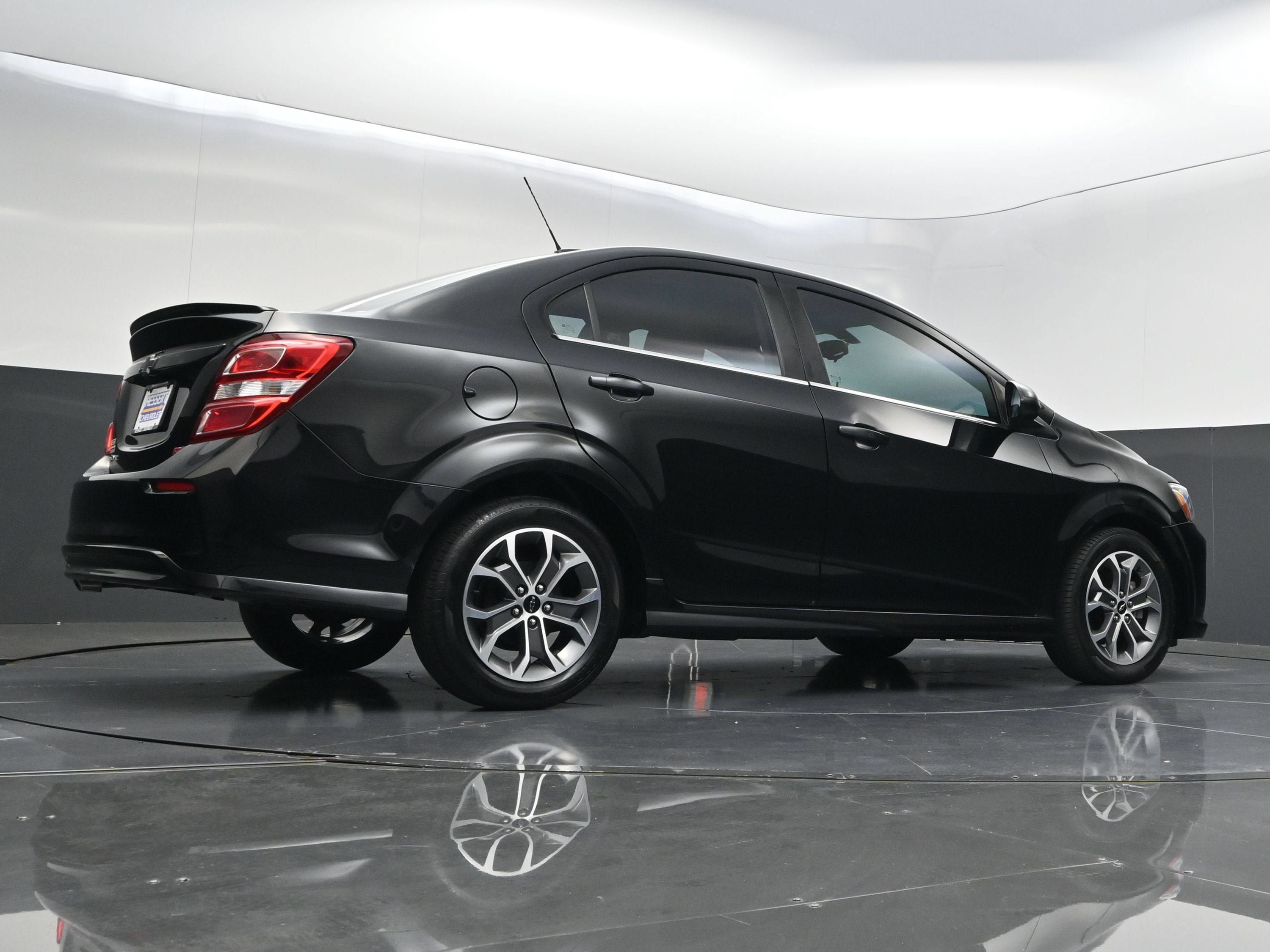 Used 2020 Chevrolet Sonic LT FWD image 42