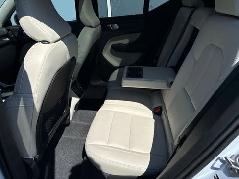 Used 2026 Volvo XC40 B5 Plus AWD/4WD image 10