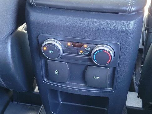 Used 2021 Ford Explorer XLT image 6