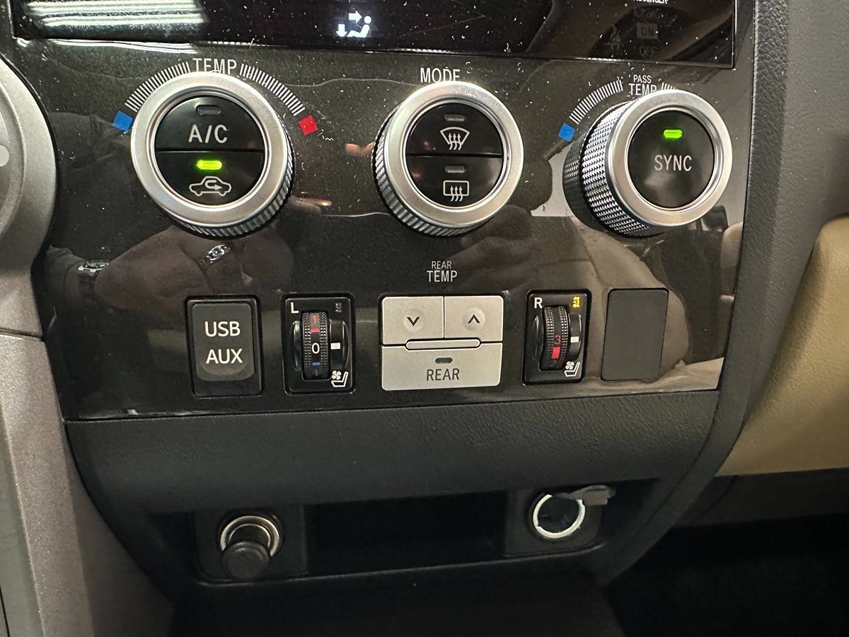 Used 2016 Toyota Sequoia Platinum AWD/4WD image 44