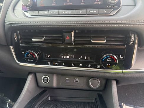 Used 2021 Nissan Rogue SV w/ Premium Package FWD image 6
