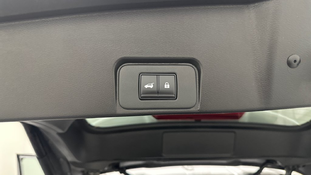 Certified 2025 Nissan Rogue SV AWD/4WD image 24