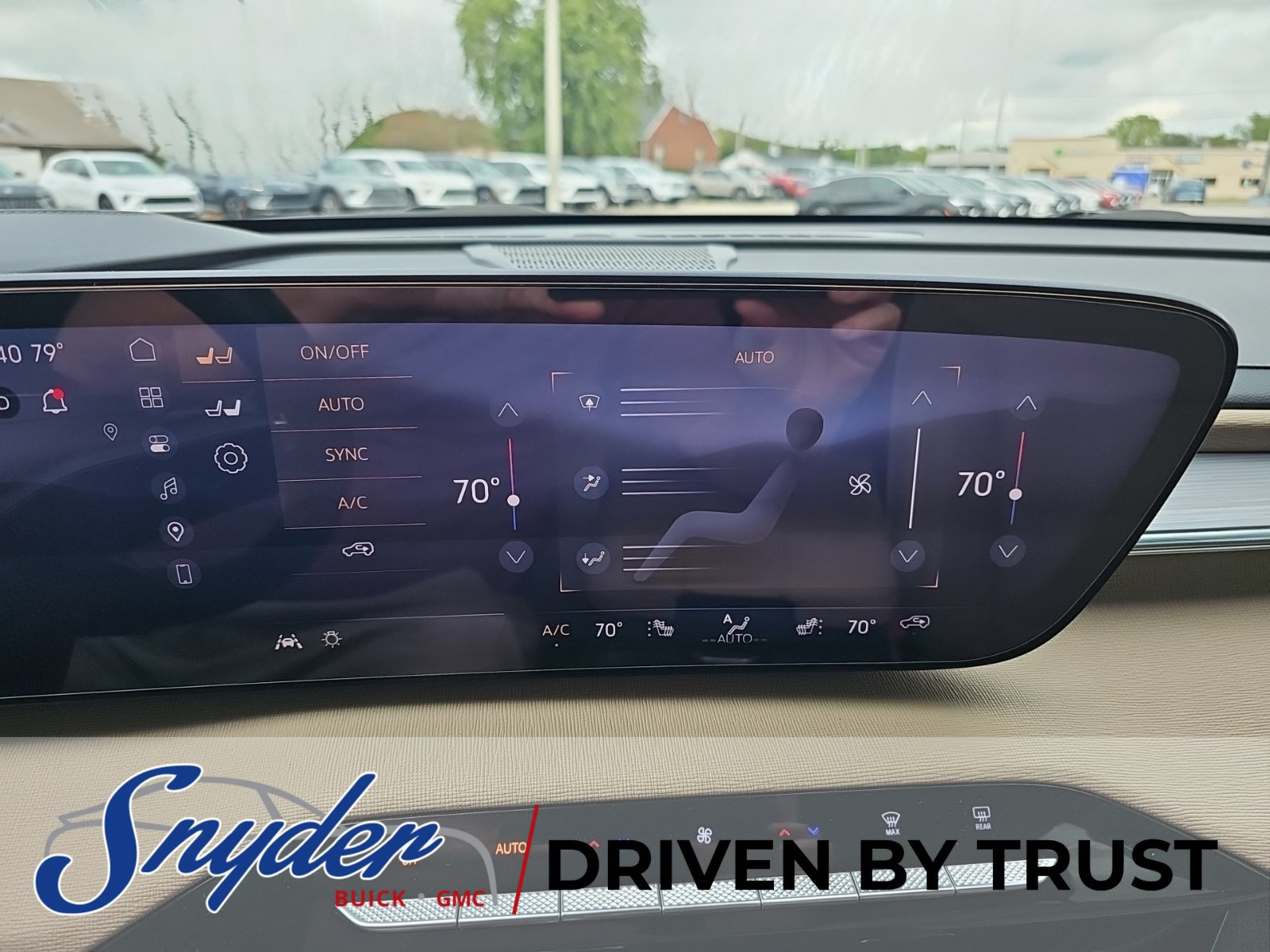 Used 2025 Buick Enclave Preferred w/ Super Cruise Package FWD image 15