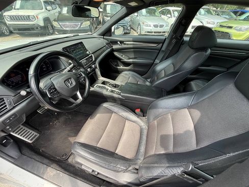 Used 2018 Honda Accord Sport image 18