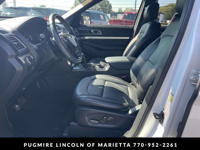 Used 2017 Ford Explorer XLT w/ Equipment Group 202A FWD image 11