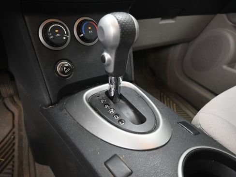 Used 2013 Nissan Rogue S FWD image 28