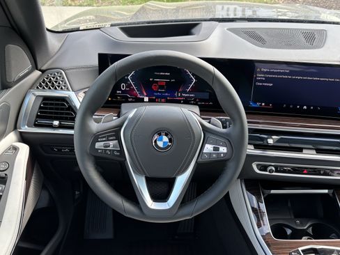 Used 2026 BMW X5 xDrive40i image 18